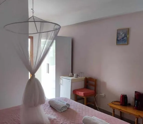 Marianna House 3*