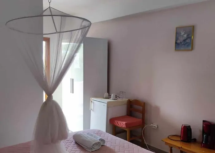 Marianna House 3*